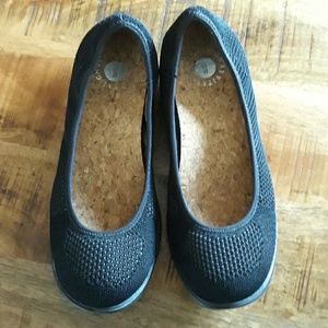 Revitalign flats NWOT